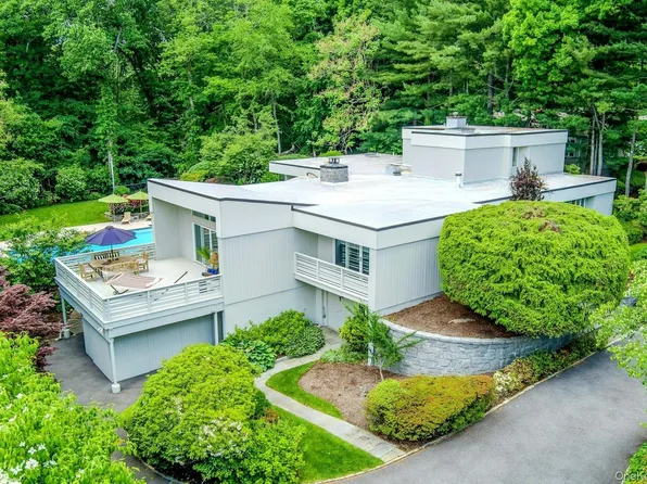 10 Cypress Point Drive, Purchase, NY 10577