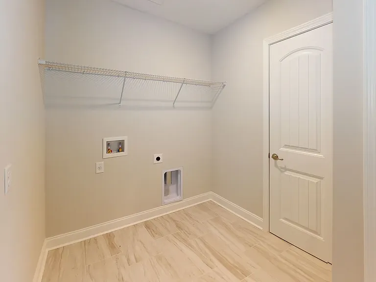146 Champlain Dr — Photo 24