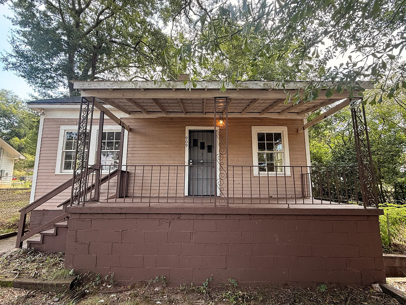 3 bed, 1138 sqft, $900 — Photo 1