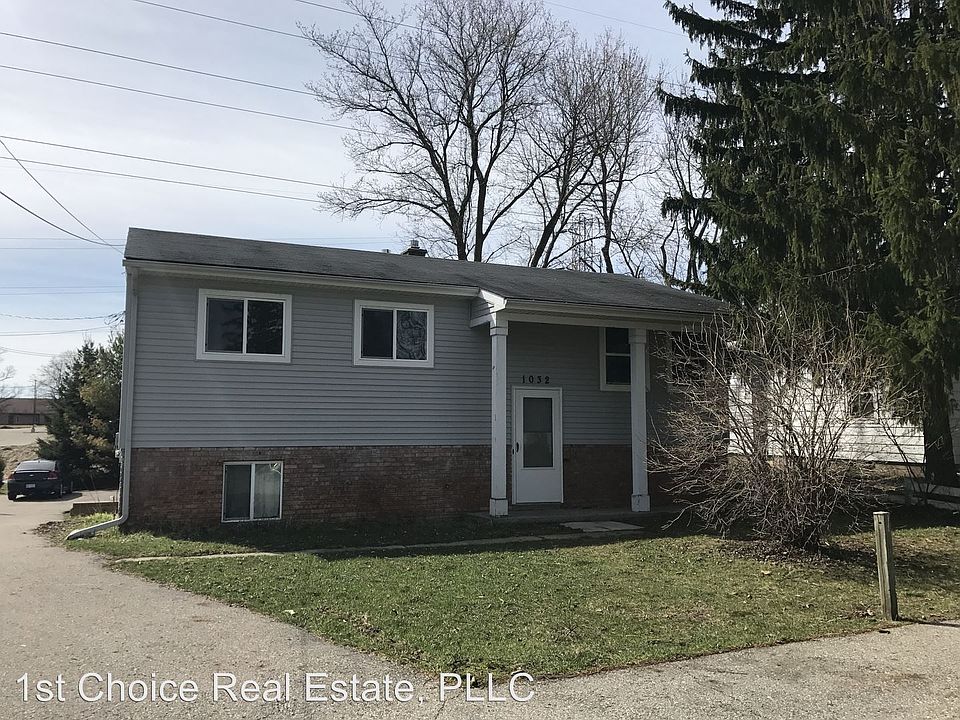 1st image of 1032-1 Dennis St
