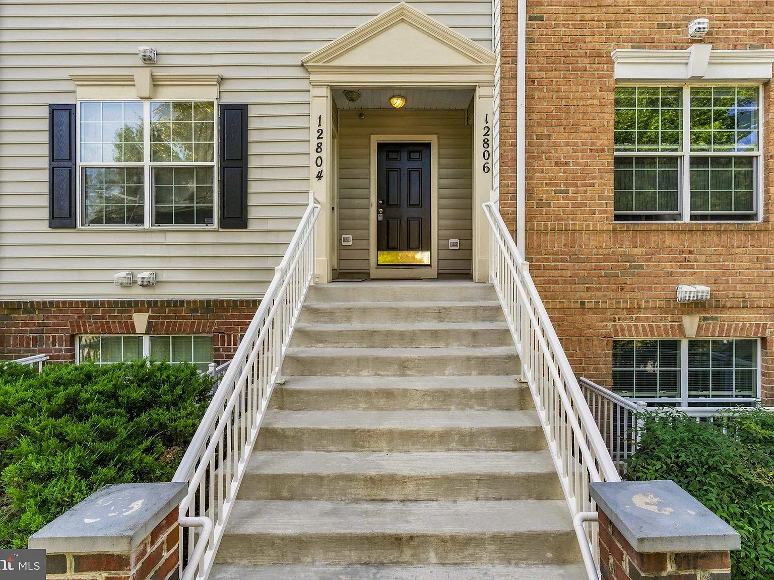 3 bed, 2.5 bath, 1740 sqft, $2,900 — Photo 3