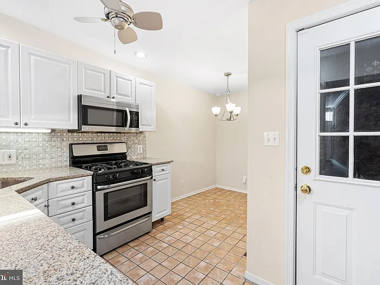 4447 Baker St — Photo 5