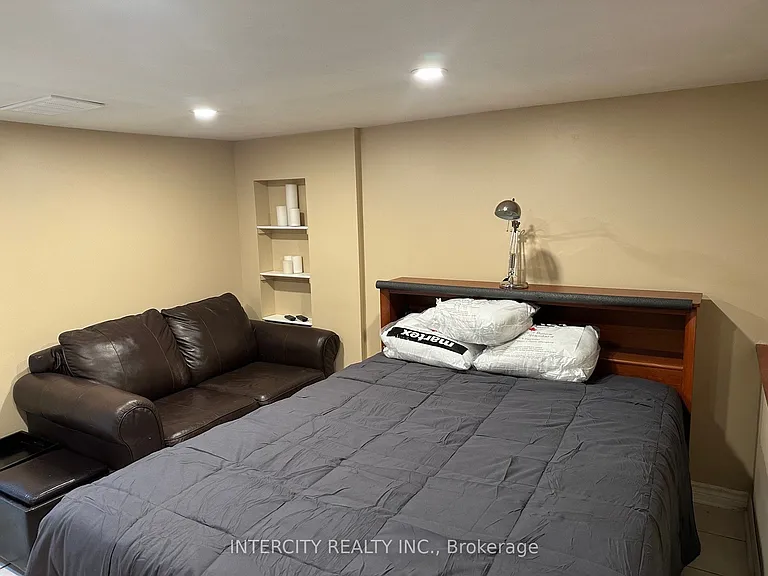 222 Combe Ave #2 — Photo 11