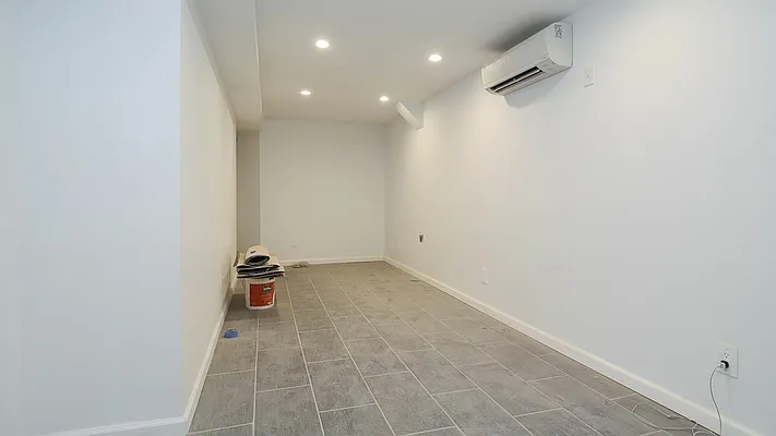 Rented by Nooklyn NYC LLC | media 11