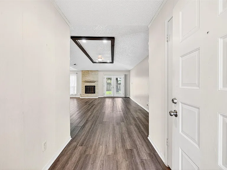 11103 Bellerive Dr — Photo 3