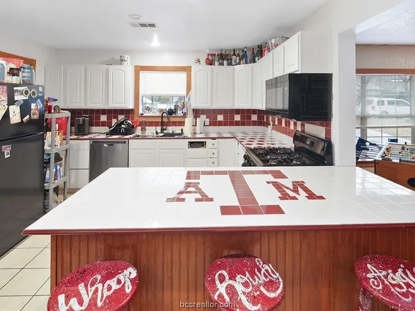 1207 Westover St, College Station, TX 77840