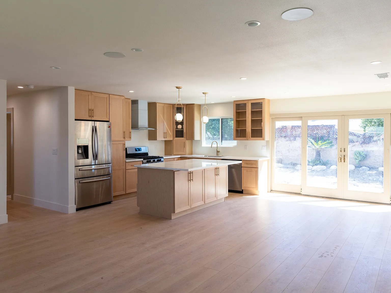 Warren Ln, Costa Mesa — Photo 2