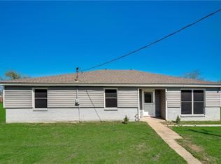 4064 C E Howard Rd, Ponder, TX 76259