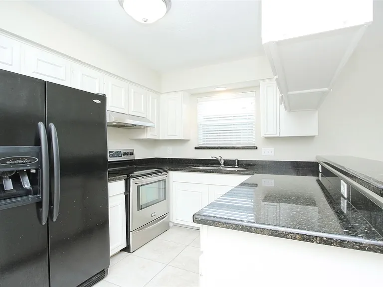 14641 Perthshire Rd — Photo 11