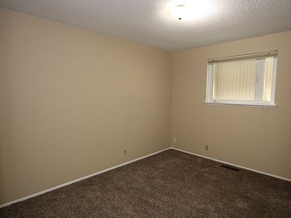 5th image of 6819 Hunt St NW #B