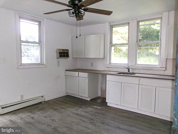 4th image of 2441 Trevose Rd