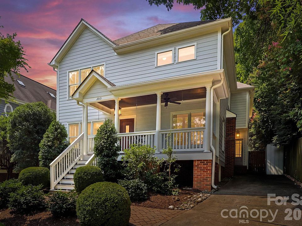 1st image of 2013 Victorian Pl