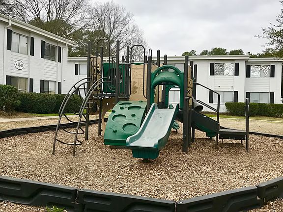 4th image of 100 Riverbend Dr #7e5b22f4f