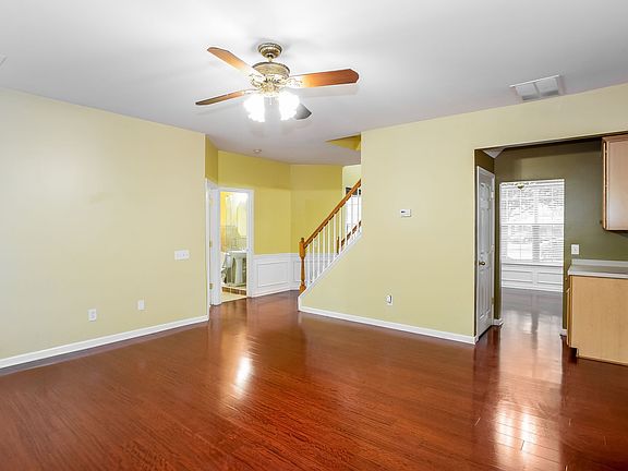 4th image of 10313 Scotch Pine Cir