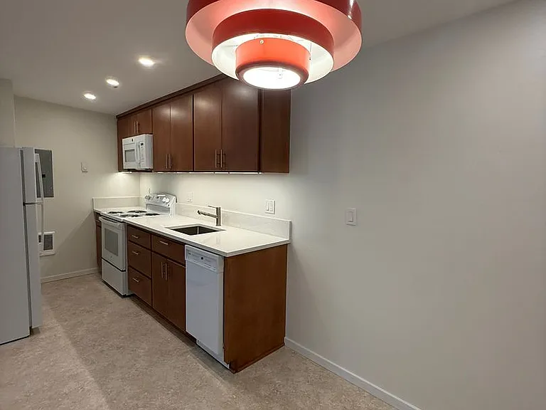 2950 Willamette St — Photo 10