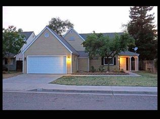 1242 Cypress Ave, Clovis, CA 93611