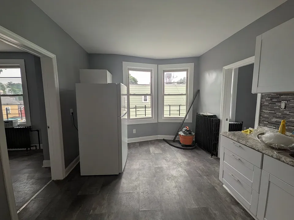 113 Oliver Ave #3R