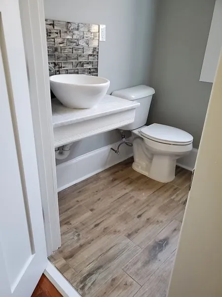 6 bed, 2140 sqft, $3,800 — Photo 2