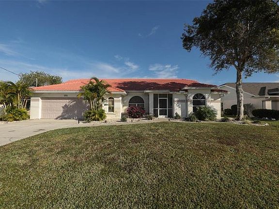 2nd image of 579 Rotonda Cir