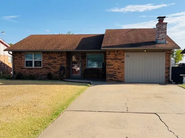311 Jacob Dr, Lahoma, OK 73754