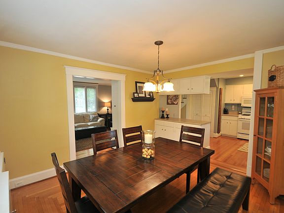 2nd image of 2590 Irving Pl