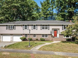 14 Brewer Ln, Reading, MA 01867