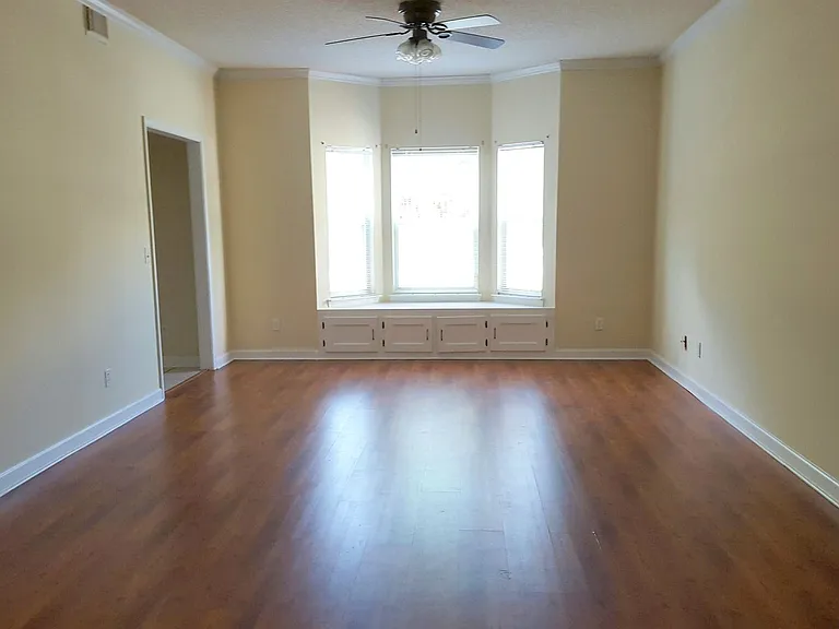 410 S College St #7 — Photo 5