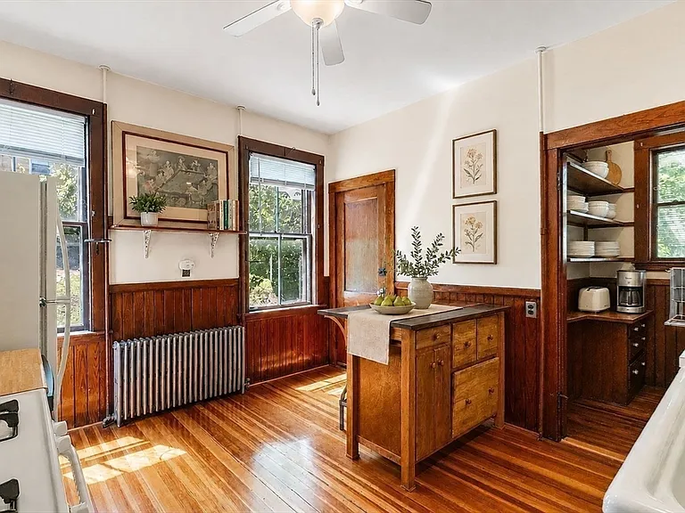 7 Burr St #1 — Photo 15