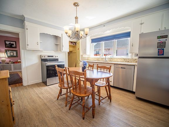 4th image of 54 Sycamore St