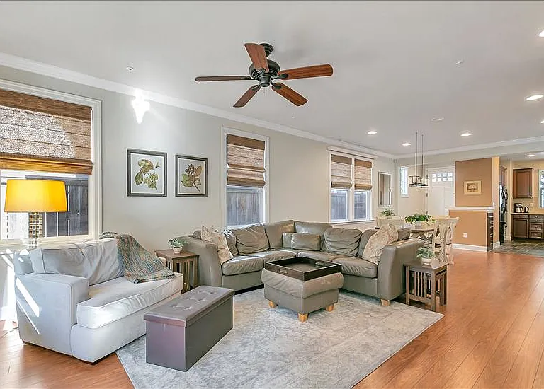 1504 Pear Tree Ln — Photo 5