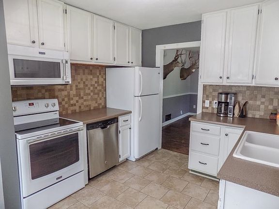 5th image of 1019 Hancock St