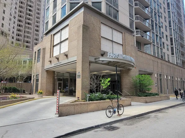 222 N Columbus Dr APT 1702, Chicago, IL 60601