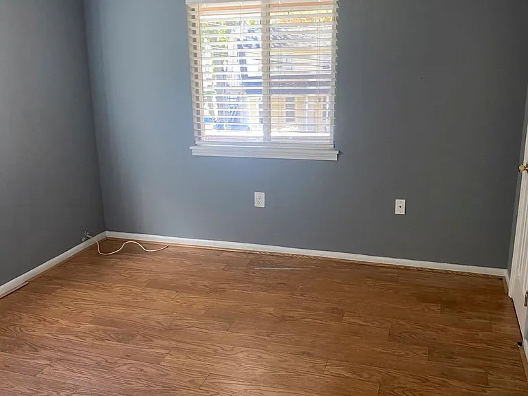 259 Garden Ter — Photo 14