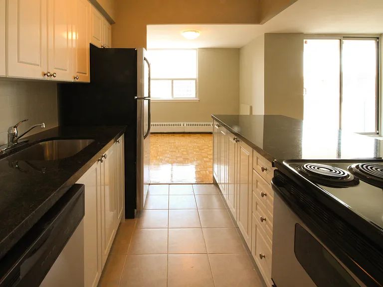 90 Cordova Ave — Photo 12
