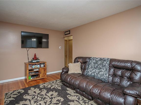 5th image of 6070 Robert Dr