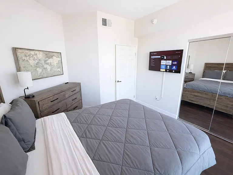 10740 Wilshire Blvd #609 — Photo 14