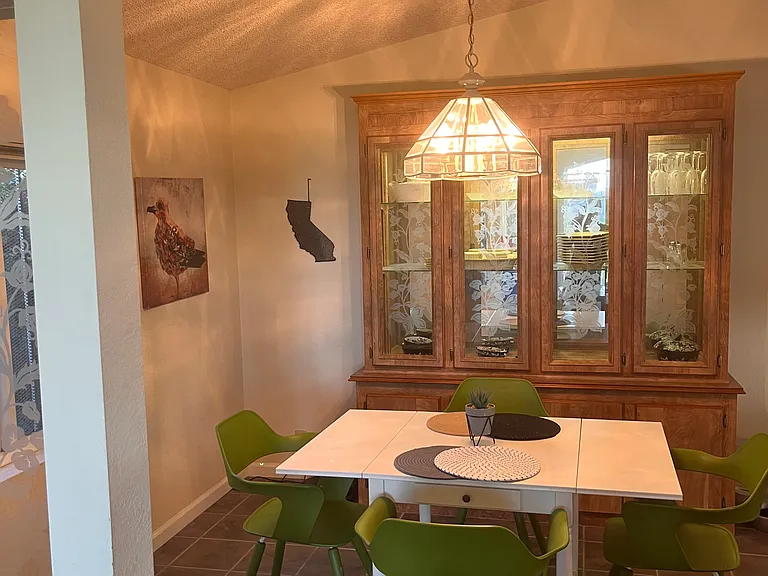 Elizabeth Dr — Photo 24