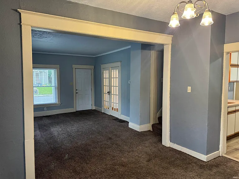 1149 E Indiana Ave — Photo 8
