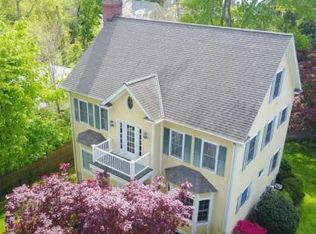 460 Valley Rd, Cos Cob, CT 06807