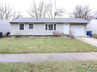 1221 S Churchill Ave, Sioux Falls, SD 57103