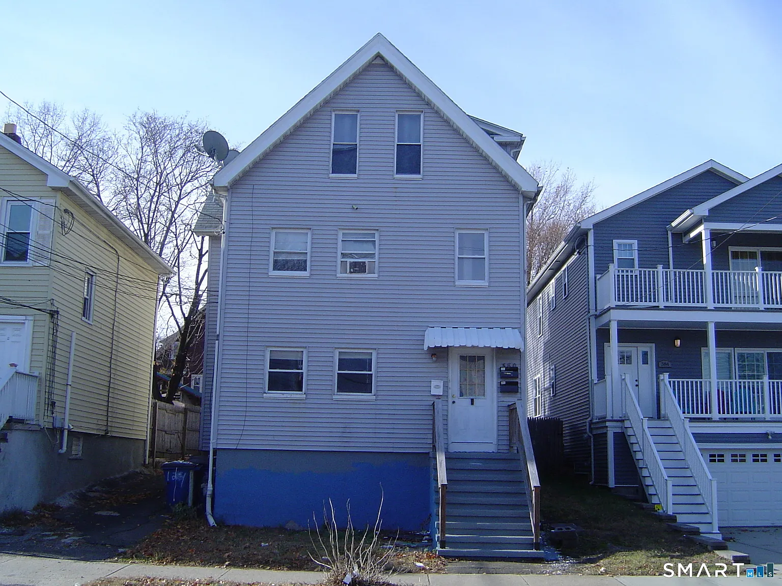 2 bed, 1.0 bath, 913 sqft, $1,600 — Photo 1