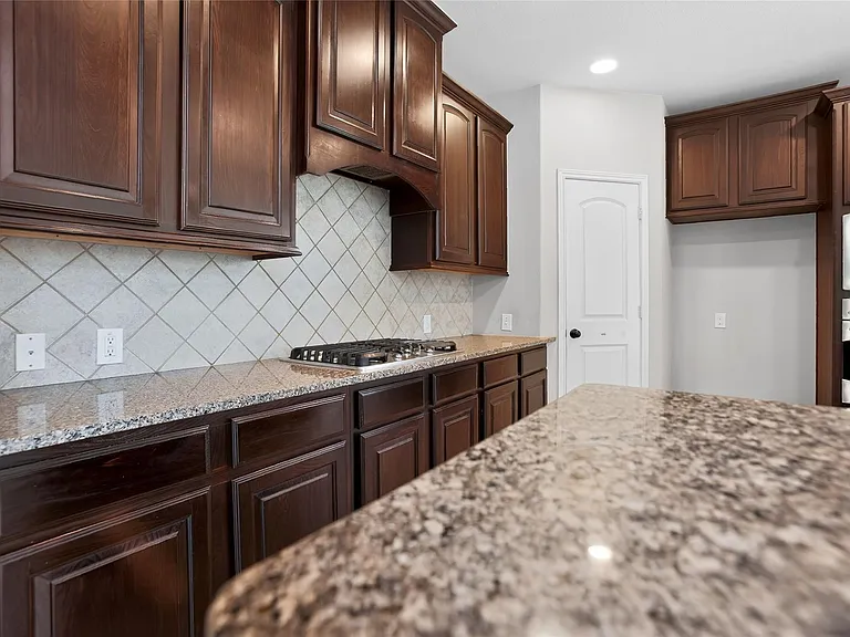 6535 Arroyo Springs Ln — Photo 26