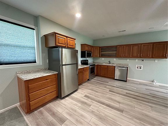 3rd image of 27728 245th St