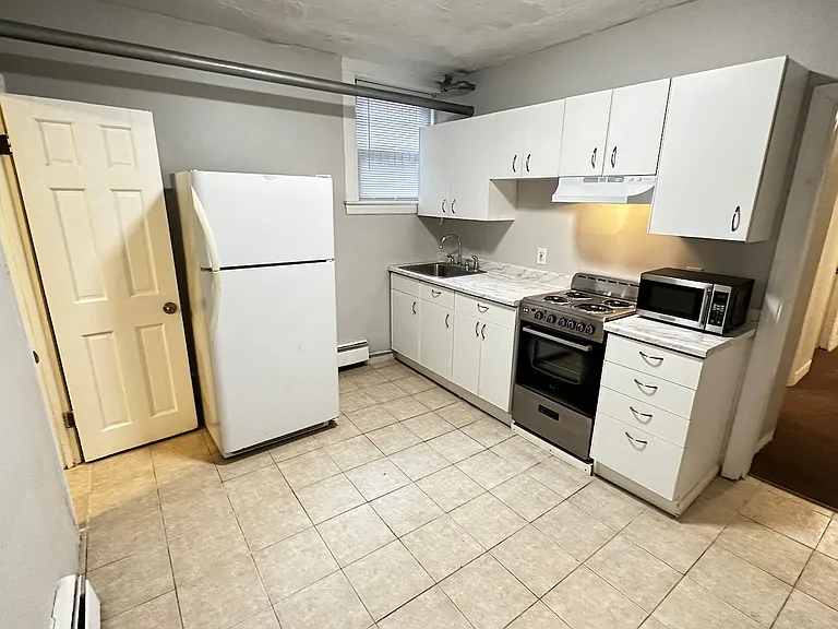 11 Gorham St #B2 — Photo 10