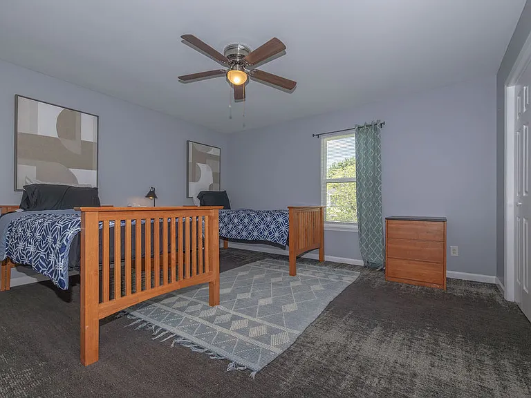 1810 Violet Ct — Photo 11