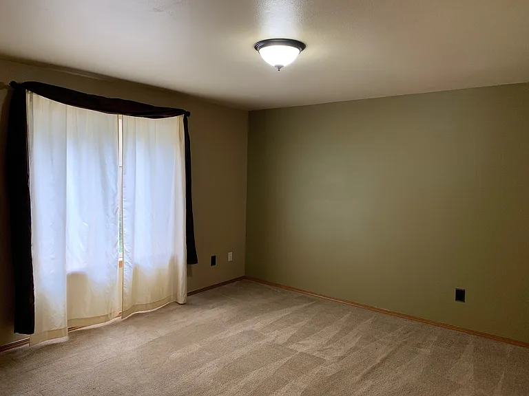 18525 Woodside Dr SE — Photo 6