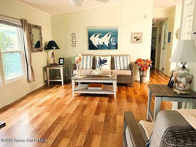 2 bed, 2.0 bath, 949 sqft, $2,300 — Photo 4