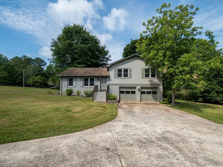1030 Carriage Hill Rd — Photo 3
