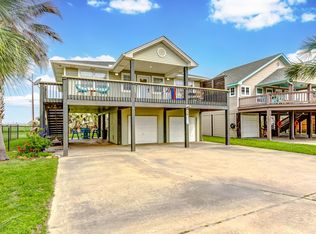 2703 Foster Dr, Crystal Beach, TX 77650