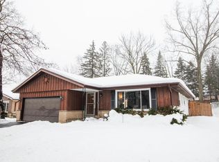 8210 W Bottsford Ave, Greenfield, WI 53220